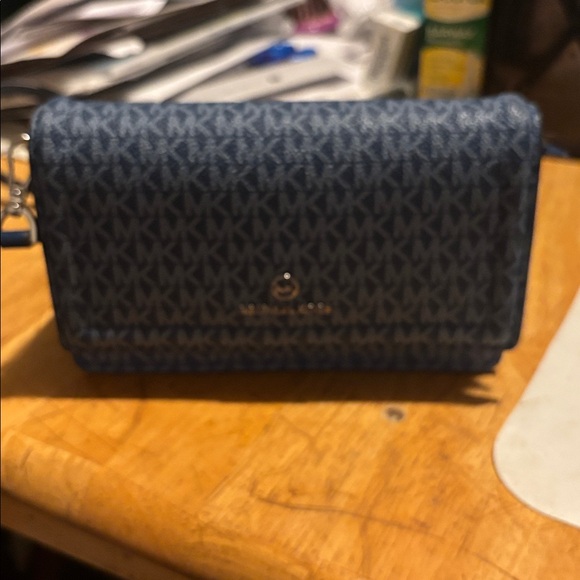 Michael Kors Blue Wallet - Picture 1 of 7